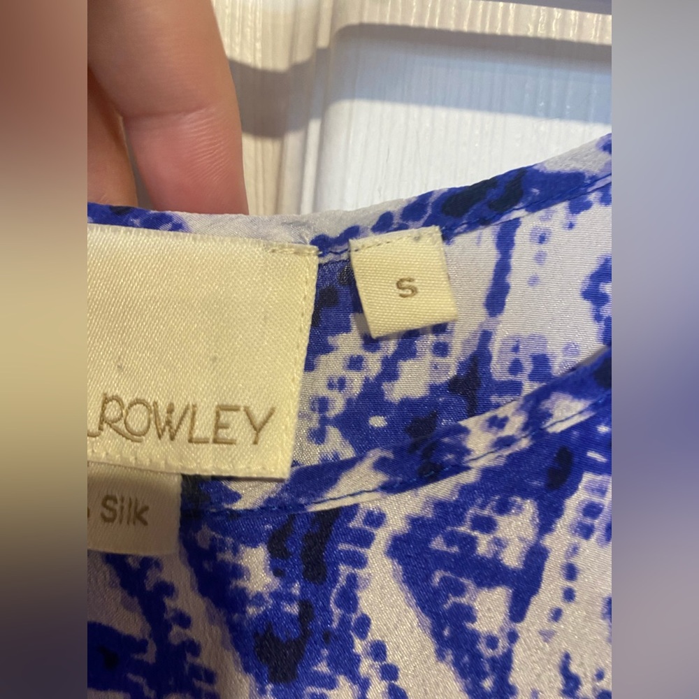 Cynthia Rowley 100% Silk Sleeveless Blouse Blue White Ikat Print Size S - Picture 4 of 6